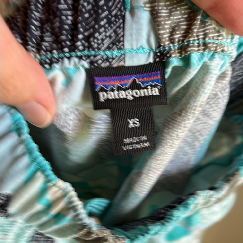 Patagonia Athletic Blue Black Floral Hibiscus Field Barely Baggies Shorts Sz XS - Picture 10 of 13